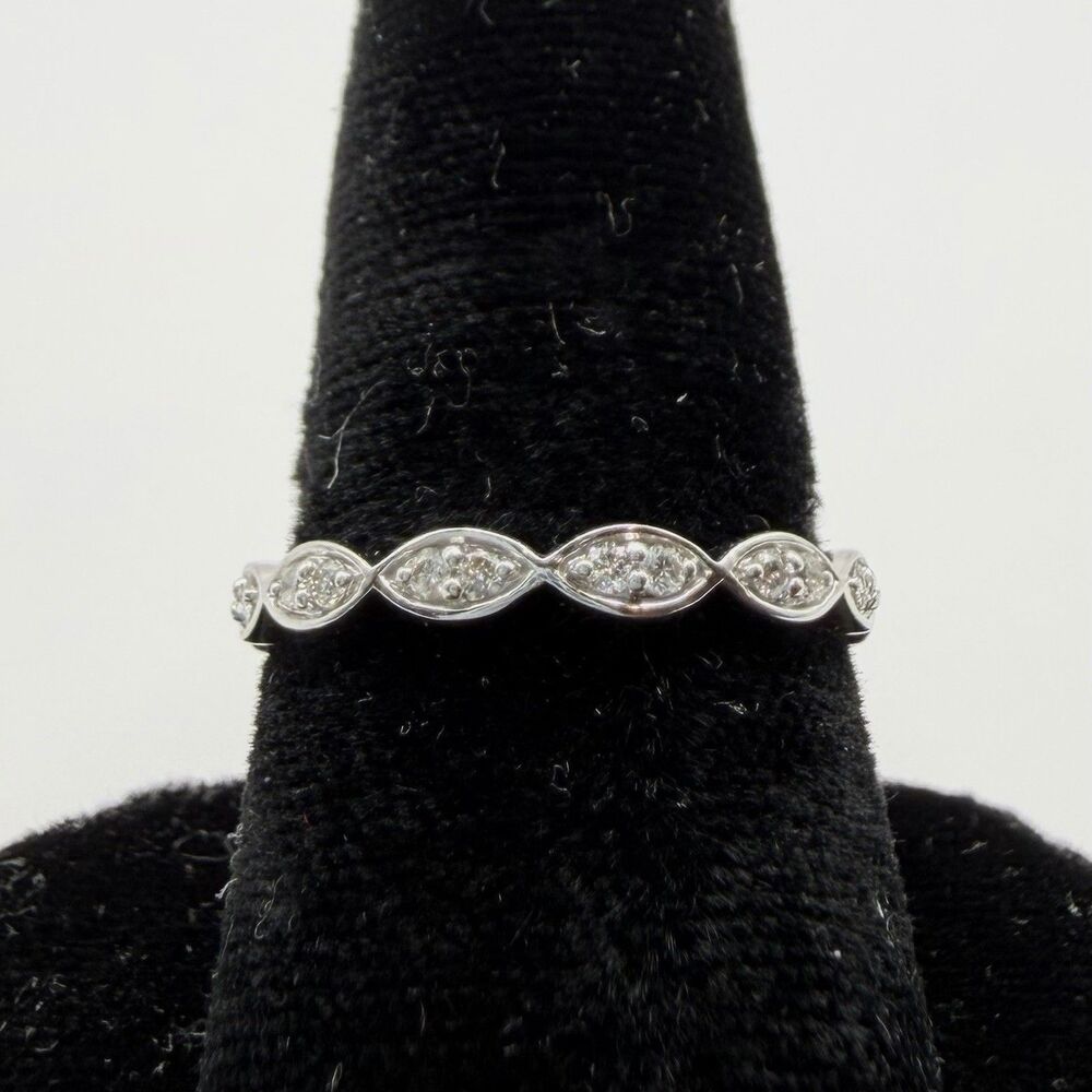 14K White Gold Vera Wang .10CTW Diamond Band Ring Size 8 Vintage